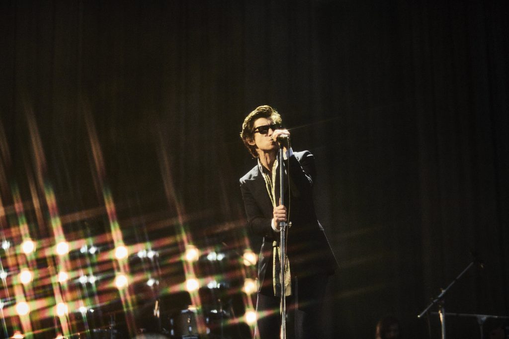 Alex-Turner-tocando-en-el-Primavera-Sound-Buenos-Aires-2022 Alex Turner tocando en el Primavera Sound Buenos Aires 2022